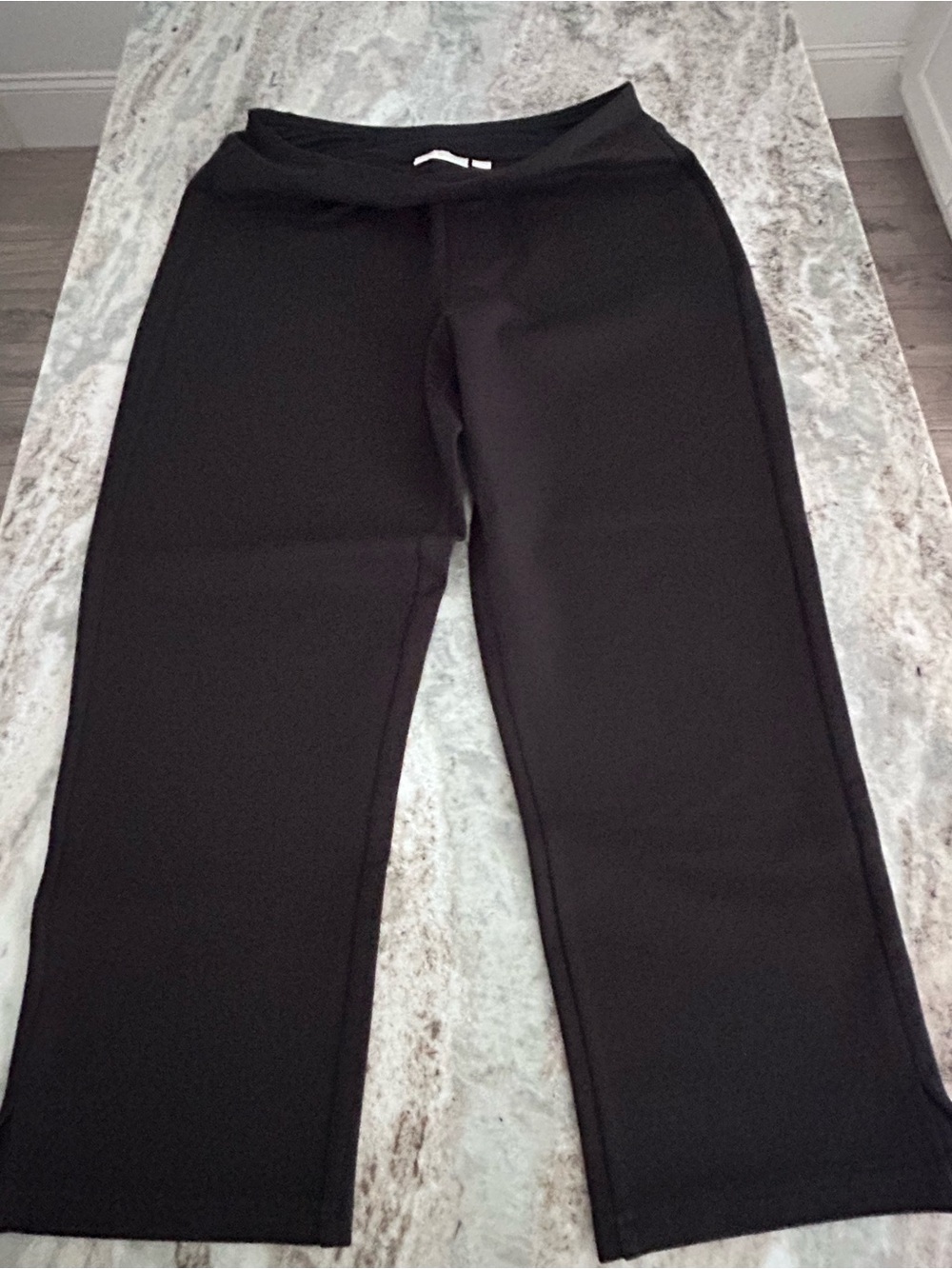 Belle by Kim Gravel Black cropped  Leg Pants 12 black NWT